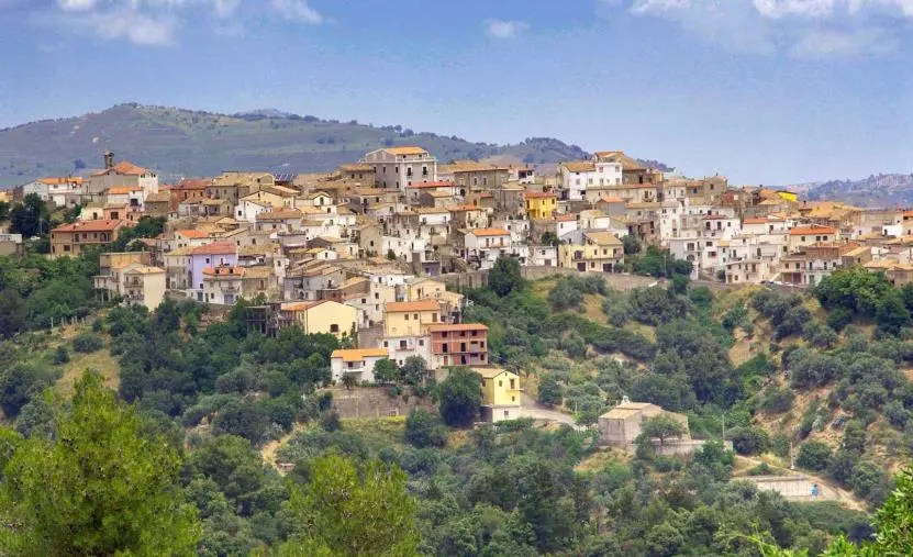 Elezioni annullate a Carfizzi, respinto il ricorso del sindaco