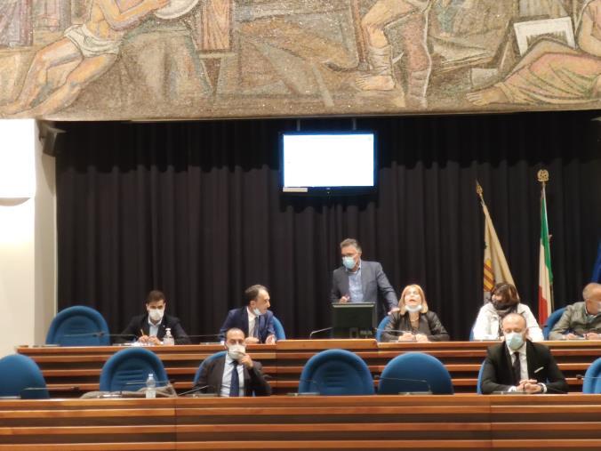 L'aula glissa sulla "mozione" Spirlì, Cambiavento intima l'alt: "Non si può mortificare lo spazio democratico" 