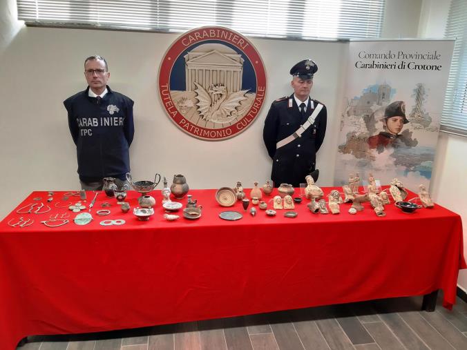 Arresti, sequestri e ritrovamenti di reperti archeologici: tutti i numeri dell'attività del nucleo Tutela patrimonio dei carabinieri a Cosenza nel 2019