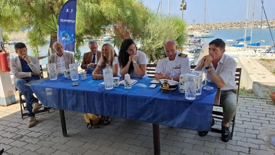Goletta Verde presenta i dati del monitoraggio lungo le coste Calabresi: 60% dei campioni oltre il limite di legge