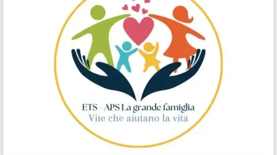 images "Vite che aiutano la vita", è il motto de "La grande famiglia" di Lamezia Terme