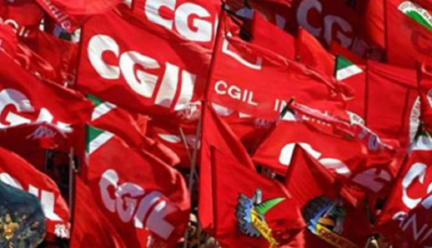 images Lo sciopero diventa tragedia per un manifestante calabrese Cgil di 63 anni: si accascia e muore a Bari