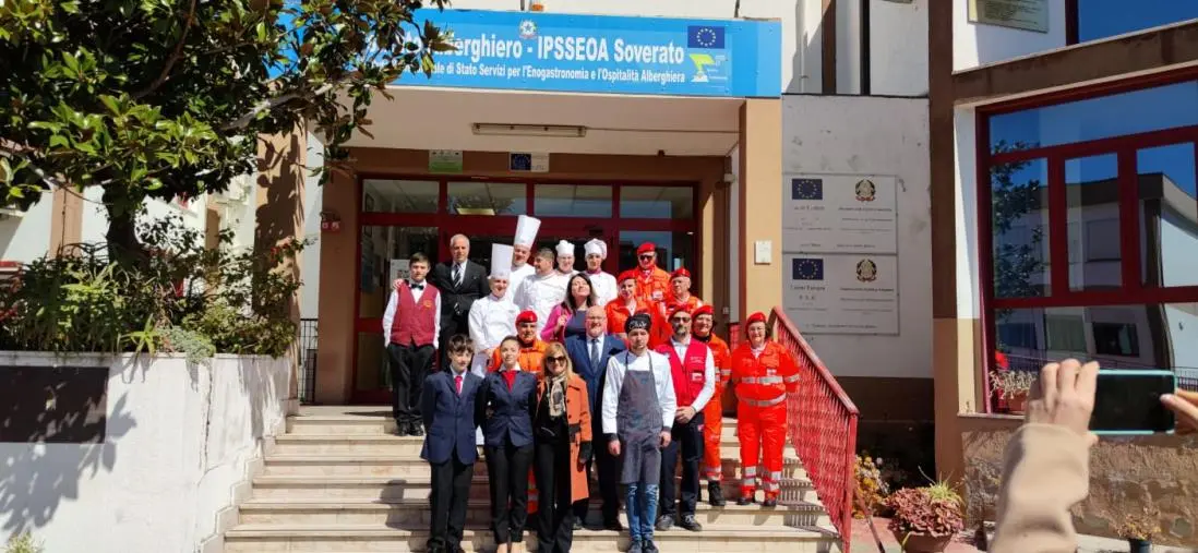 images Giornata Mondiale per la Consapevolezza sull’Autismo: cooking show con Ciccio chef alla scuola alberghiera di Soverato