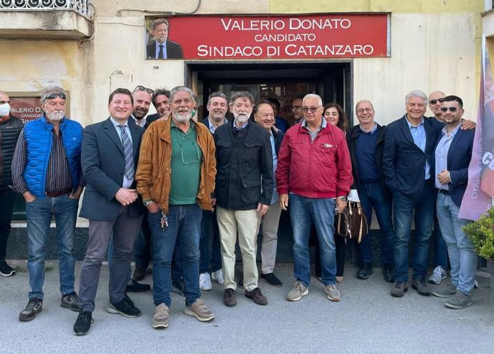 images Comunali Catanzaro, inaugurata la sede del comitato elettorale di Donato a Lido