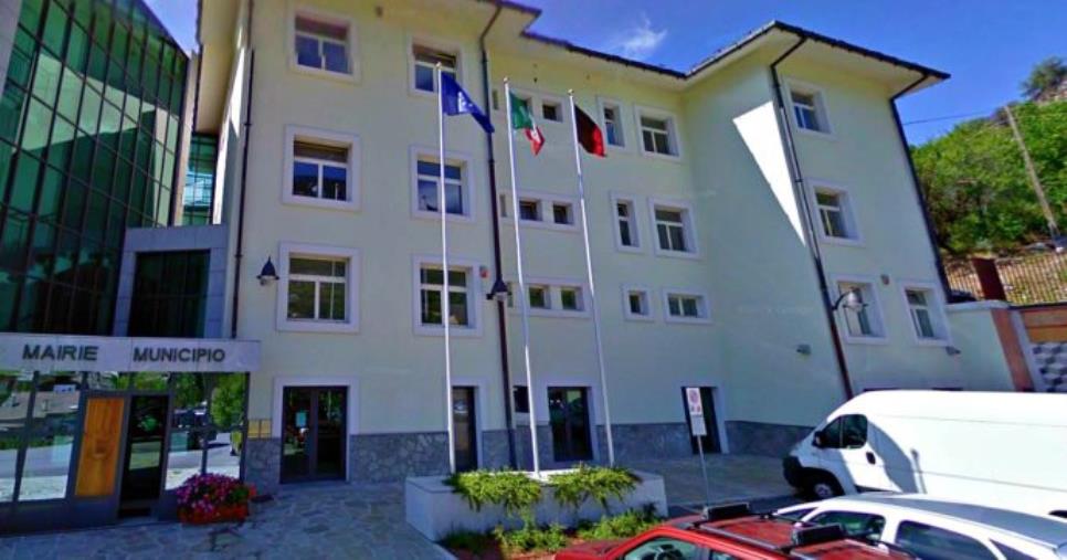 Il Comune di Saint-Pierre, 3.000 abitanti alle porte di Aosta, è stato commissariato dal Consiglio dei ministri per infiltrazioni mafiose