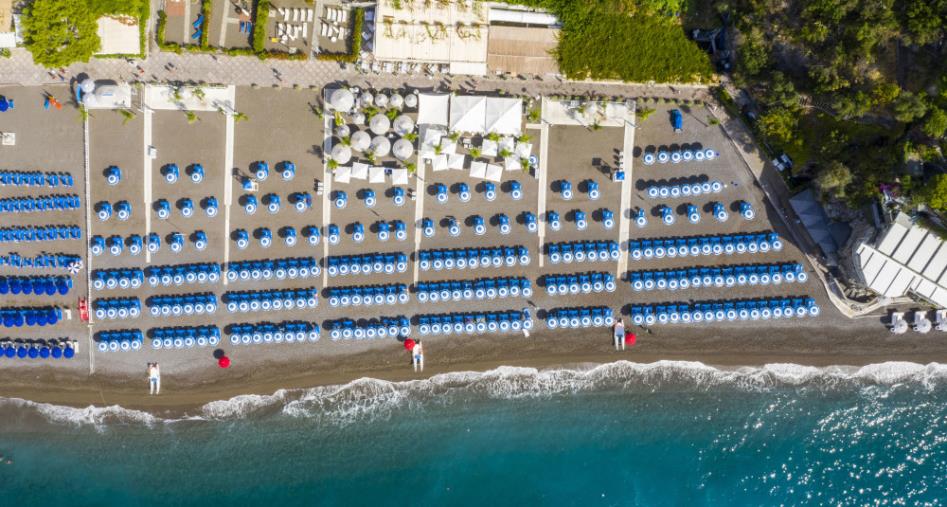 Il business delle spiagge anche in Calabria, tra concessioni, criminalità e l'Europa che preme sulla trasparenza 