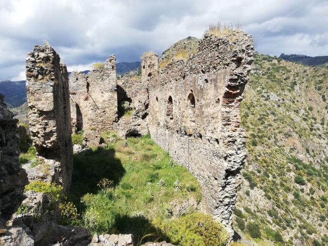 images Calabria da scoprire. A Condofuri rafforzati dalla bellezza del Castello Ruffo dell’Amendolea (VIDEO)