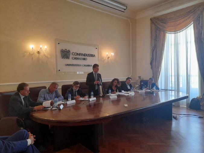 images Confindustria, il confronto fra i candidati a sindaco. Ferrara: "Creare condizioni di sviluppo a Catanzaro"