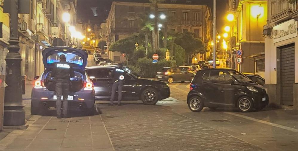 images Controlli sulla movida a Pizzo: multato un parcheggiatore abusivo, sequestrata droga e sedata una lite