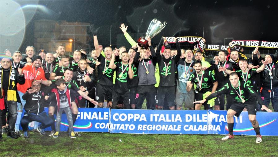 Il San Luca alza al cielo la Coppa Italia Dilettanti