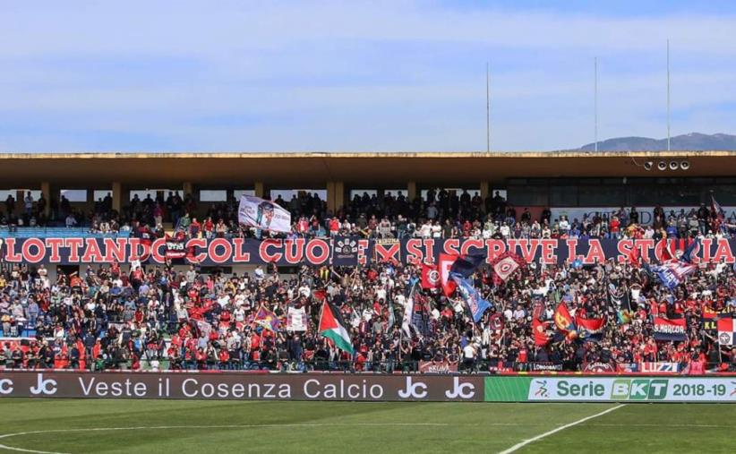images Serie B, Cosenza-Venezia 1-1: rossoblù beffati su rigore nel finale 

