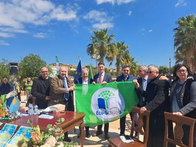 images Cropani celebra il prestigioso riconoscimento della Bandiera Verde per l'ambiente