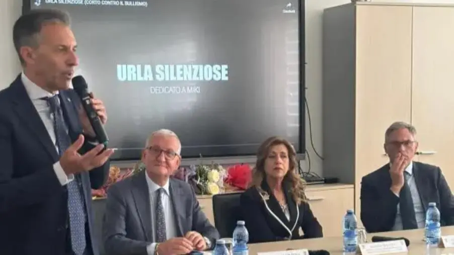Convegno FSP a Catanzaro su bullismo e cyberbullismo, Brugnano: “Il silenzio, dinanzi alla sofferenza, non è mai una risposta”