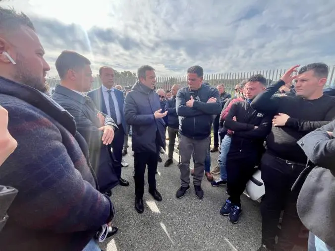 images Protesta dei trattori, Occhiuto a Rosarno: "Subito tavolo Regione-agricoltori, pronti a valutare interventi"