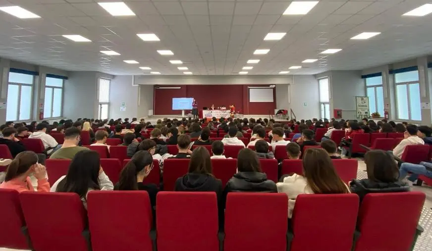 images Al via l'attività di prevenzione dell'Ispettorato del Lavoro di Cosenza nelle scuole