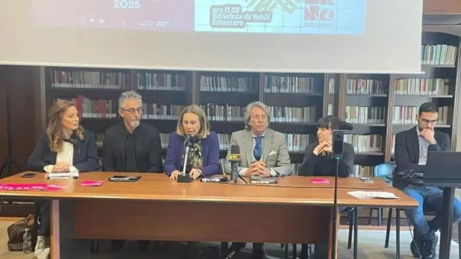 Il teatro fuori dal teatro, Catanzaro presenta i festival “Sciò!” e “Performing” (SCARICA PDF)