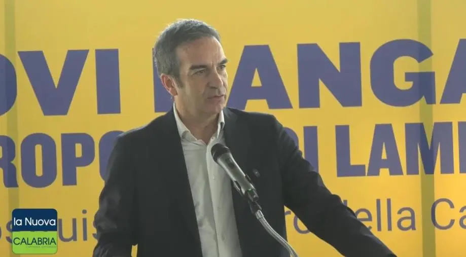 images Ryanair annuncia i primi due hangar nel Sud Italia all'Aeroporto di Lamezia Terme (VIDEO)
