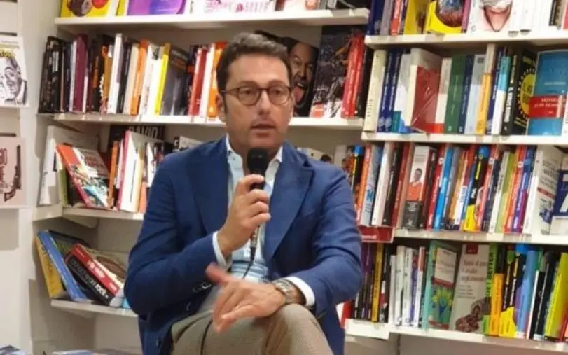 Il nuovo romanzo di Felice Foresta: speranza e dolore sotto "L’arcobaleno di Marisol"
