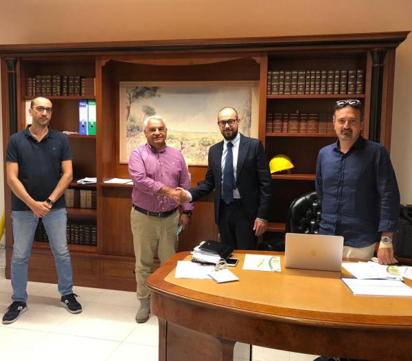 Il Consorzio di bonifica ha consegnato al Comune di Santa Caterina dello Ionio 16 ettari di terreno rimboschito 