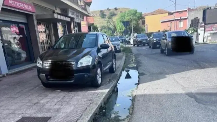 Catanzaro, i consiglieri di Azione denunciano: “Fogna a cielo aperto nel quartiere Santa Maria”