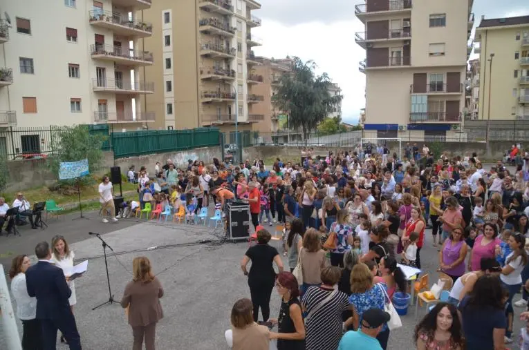 Lamezia, al Comprensivo Perri-Pitagora-Don Milani la mano tesa degli alunni più grandi ai nuovi iscritti  