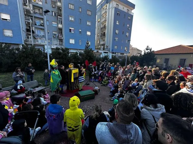 images Trionfo di colori e di gioia alla festa di carnevale al Parco Gaslini 