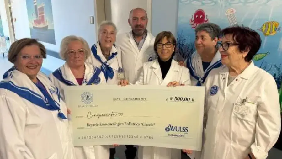 Catanzaro, l’AVULSS dona 500 euro all’oncoematologia pediatrica del Ciaccio
