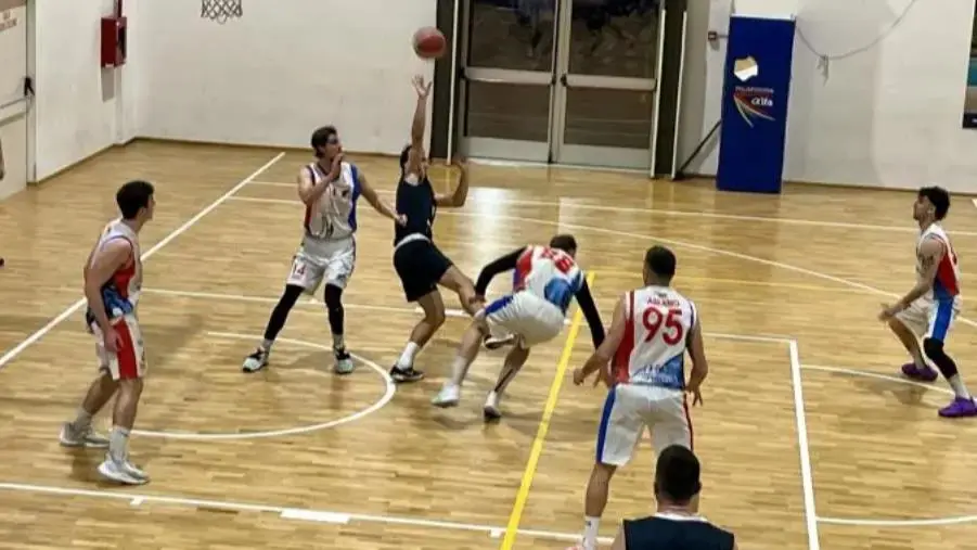 images Basket Academy Catanzaro espugna il fortino di Alfa Catania e s’insedia in solitaria in vetta alla classifica 