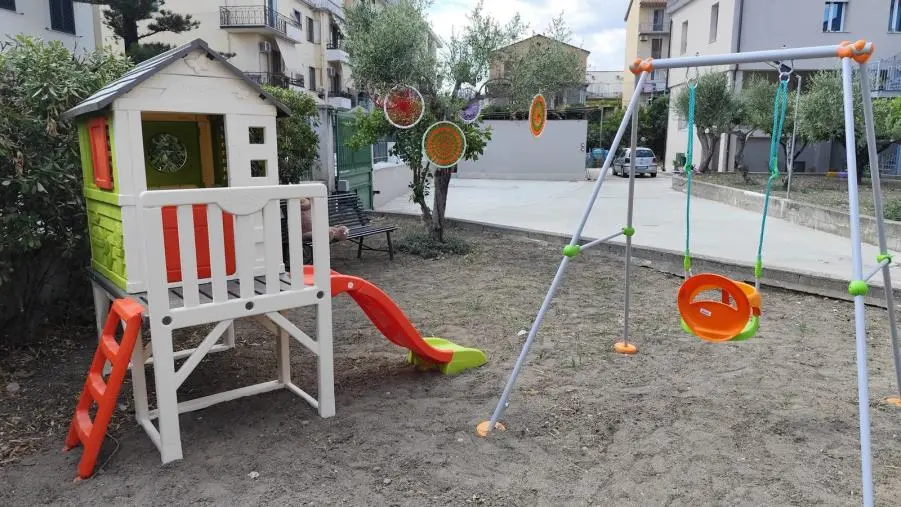 Catanzaro, allestito per i bimbi de “Il Rosa e l’Azzurro” uno spazio ludico in memoria di Marco Pugliese