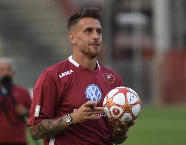 Reggina, parla Denis: "Reggio è speciale. I calabresi come gli argentini”