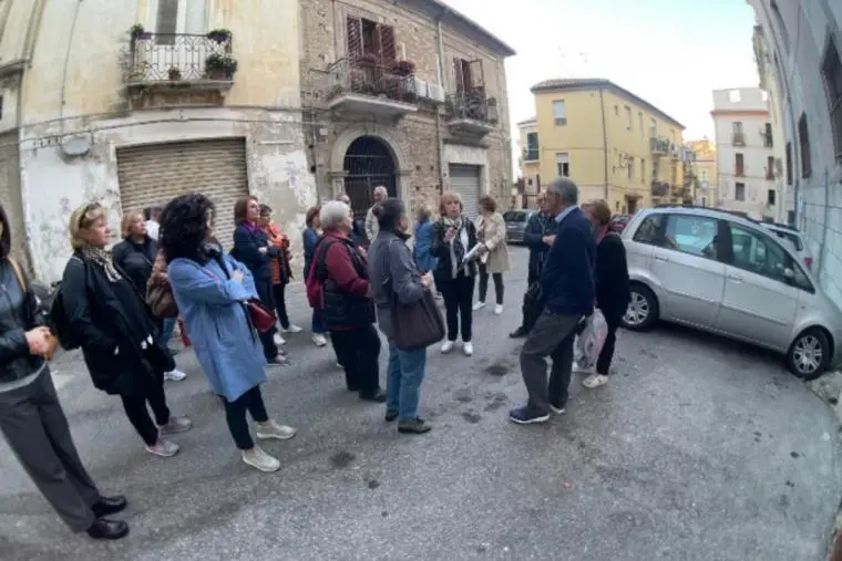 “4 passi Viculi Viculi”, nel centro storico di Catanzaro la passeggiata animata di “‘A Filanda”