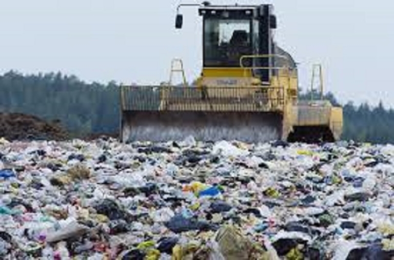 images Congelata l'ordinanza sui rifiuti, ma l'emergenza resta