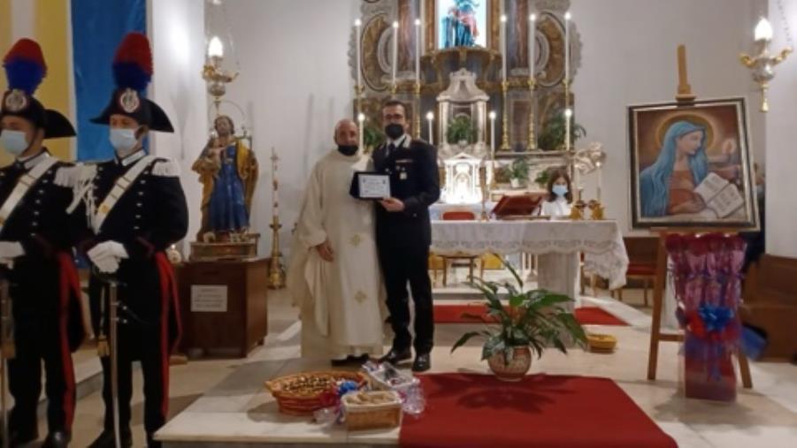 Amaroni celebra la Virgo Fidelis, don Roberto Corapi ai carabinieri: "Siete i nostri angeli custodi, siate sentinelle sempre"