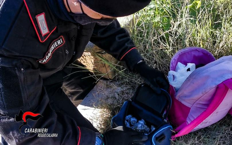 images Reggio Calabria. Controlli a tappetto dei carabinieri: arrestati due coniugi che nascondevano droga (VIDEO)