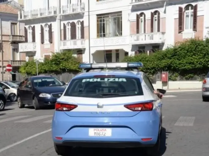 Crotone, la Polizia arresta un condannato in via definitiva per violenza sessuale su minori 