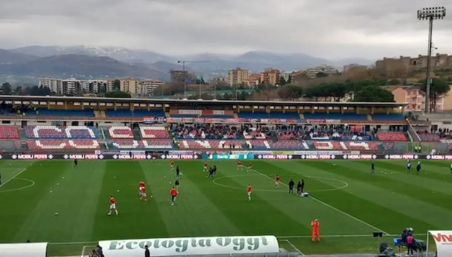 Serie B, Cosenza e Catanzaro in campo alle 15: le formazioni ufficiali