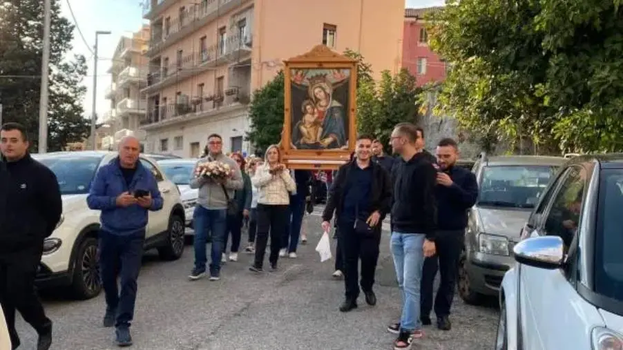 La Madonna di Porto accolta nella Parrocchia San Pio X: al via la Settimana Mariana di Catanzaro Nord