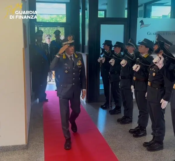 Cambio al vertice del Reparto Operativo Aeronavale di Vibo: Lippolis passa il comando a Leccia