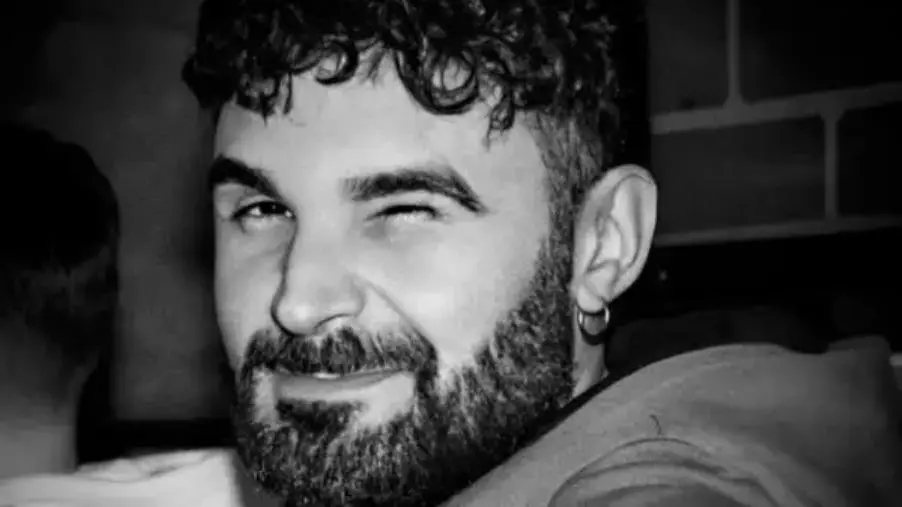 “Passi da gigante”: il nuovo album di Lou Vice è un viaggio intimo tra radici, sogni e silenzi