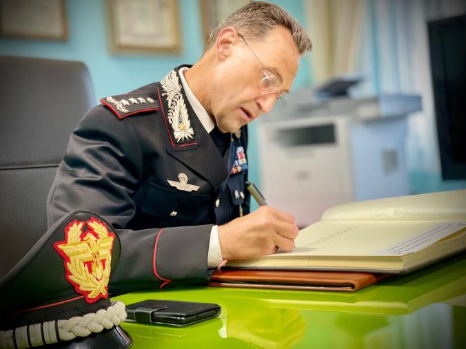 images Il Generale di Corpo d’Armata Riccardo Galletta in visita dai Carabinieri territoriali e forestali di Vibo 