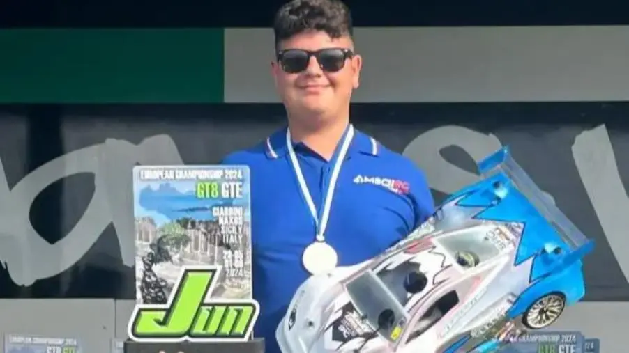 Automodellismo, Soverato sul tetto d'Europa: Alessandro Grasà è Campione Junior