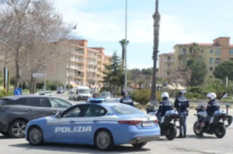 Crotone, somministravano bevande alcoliche a minori: denunciati e sanzionati titolare e   baristi di un locale