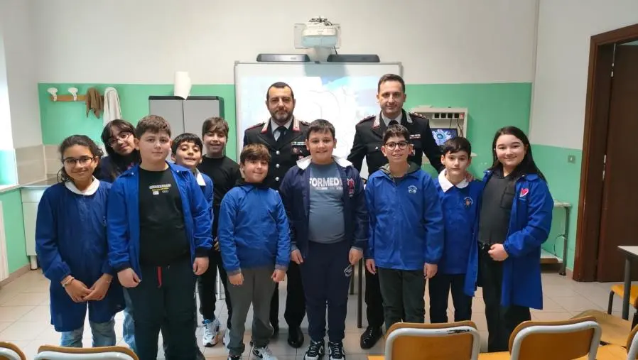 Gli alunni dell'IC Tommaso Campanella di Badolato incontrano l'Arma dei Carabinieri