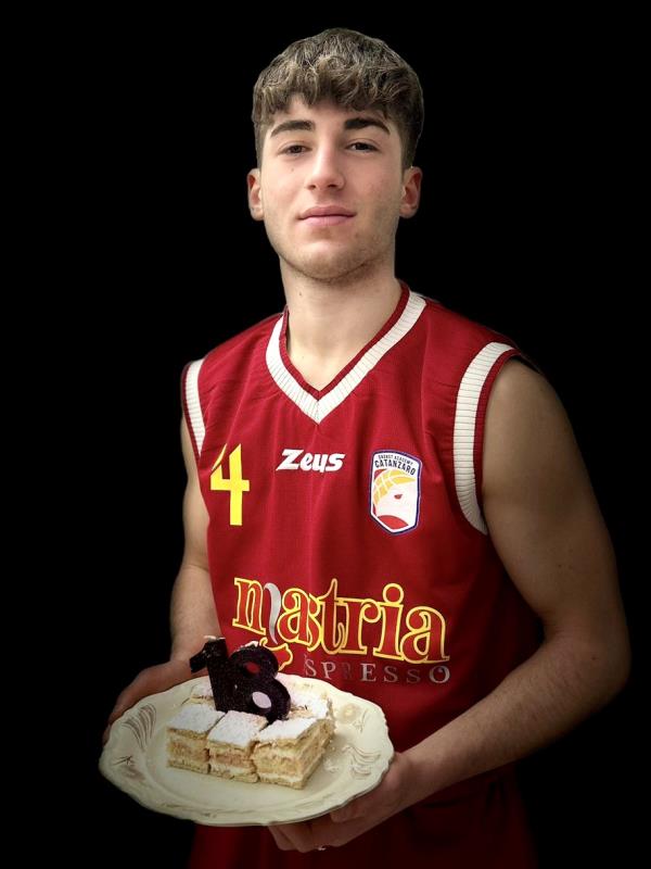 images Basket Academy in festa per il compleanno di Domenico Chiarella, capitano dell’ Under 19 e del team di serie D