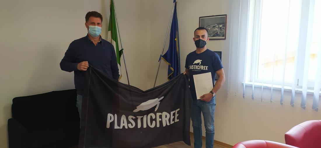 Cropani. Avviato il protocollo tra l'associazione "Plastic free" ed il Comune 
