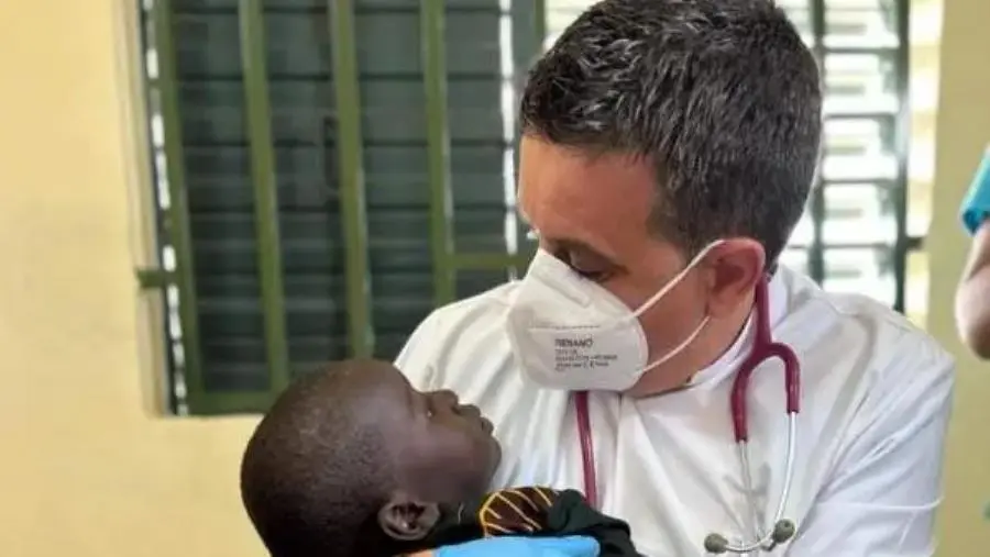 Il sindaco di Simeri Crichi, Zicchinella, torna in Africa in missione umanitaria
