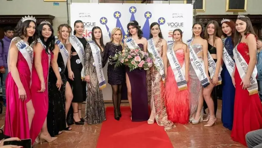 images Quarta selezione regionale 'Miss Principessa d'Europa' a Catanzaro: sul podio la soveratese Victoria Cupello 