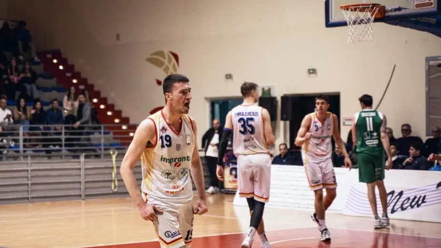 Basket Academy Catanzaro ci crede e con un finale travolgente batte Corato 72-69