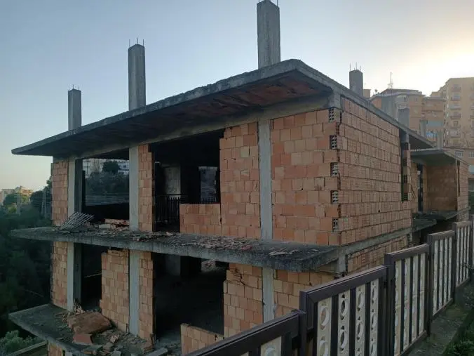 images Catanzaro, l’immobile abusivo in via Plutino sarà abbattuto dopo 40 anni dall’ordine di demolizione 