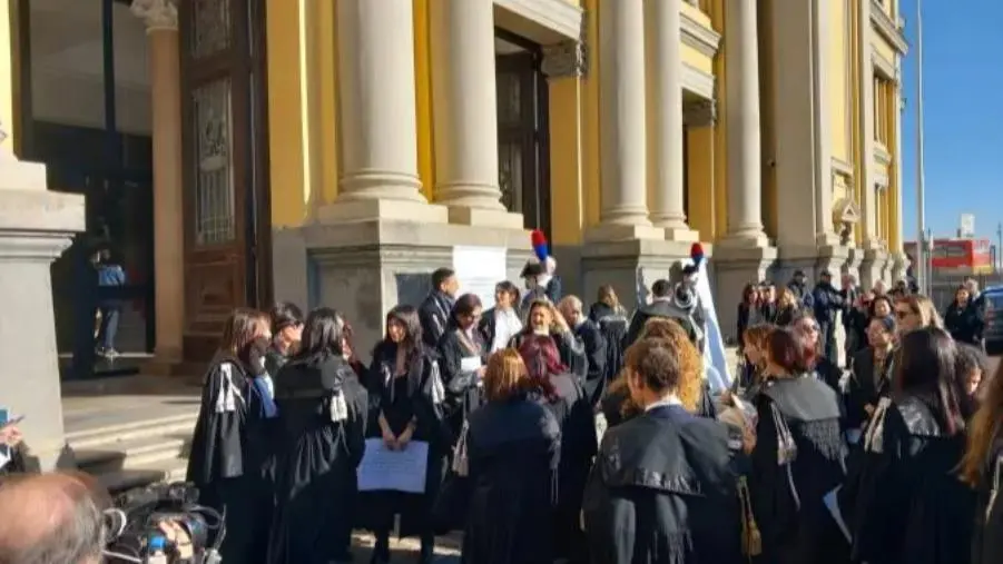 Inaugurazione Anno giudiziario: a Catanzaro e Reggio magistrati escono dall'aula